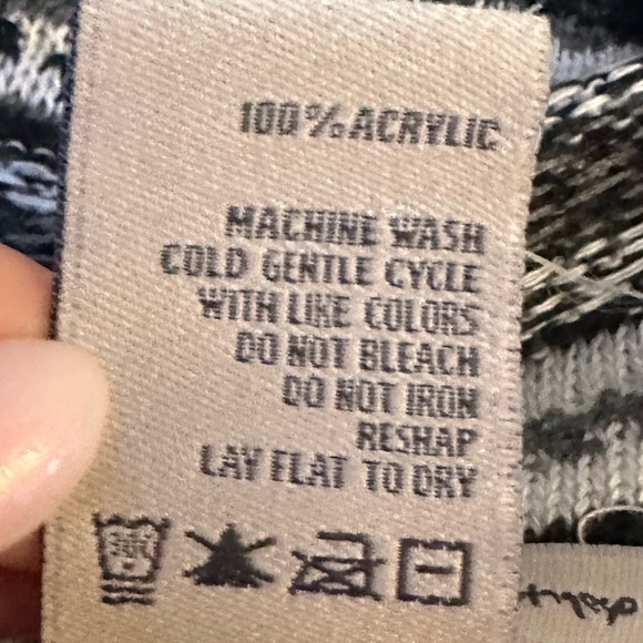 American Rag Cardigan - Picture 3 of 4